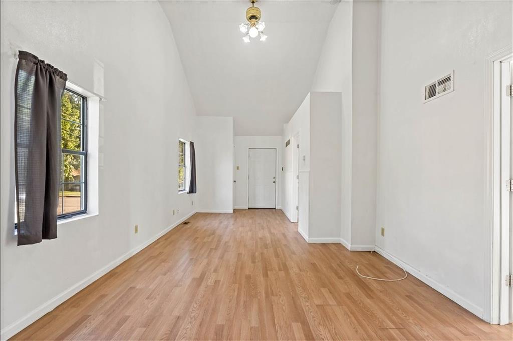 Photo 7 of 1900 Ewing Avenue