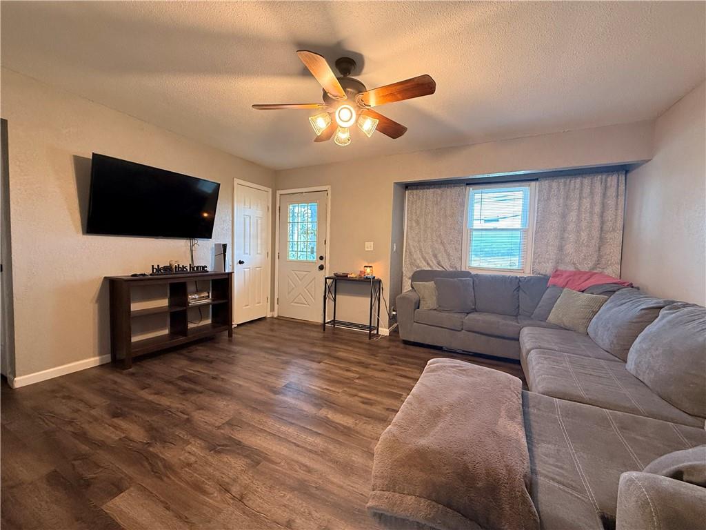 Photo 4 of 719 N 86th Street