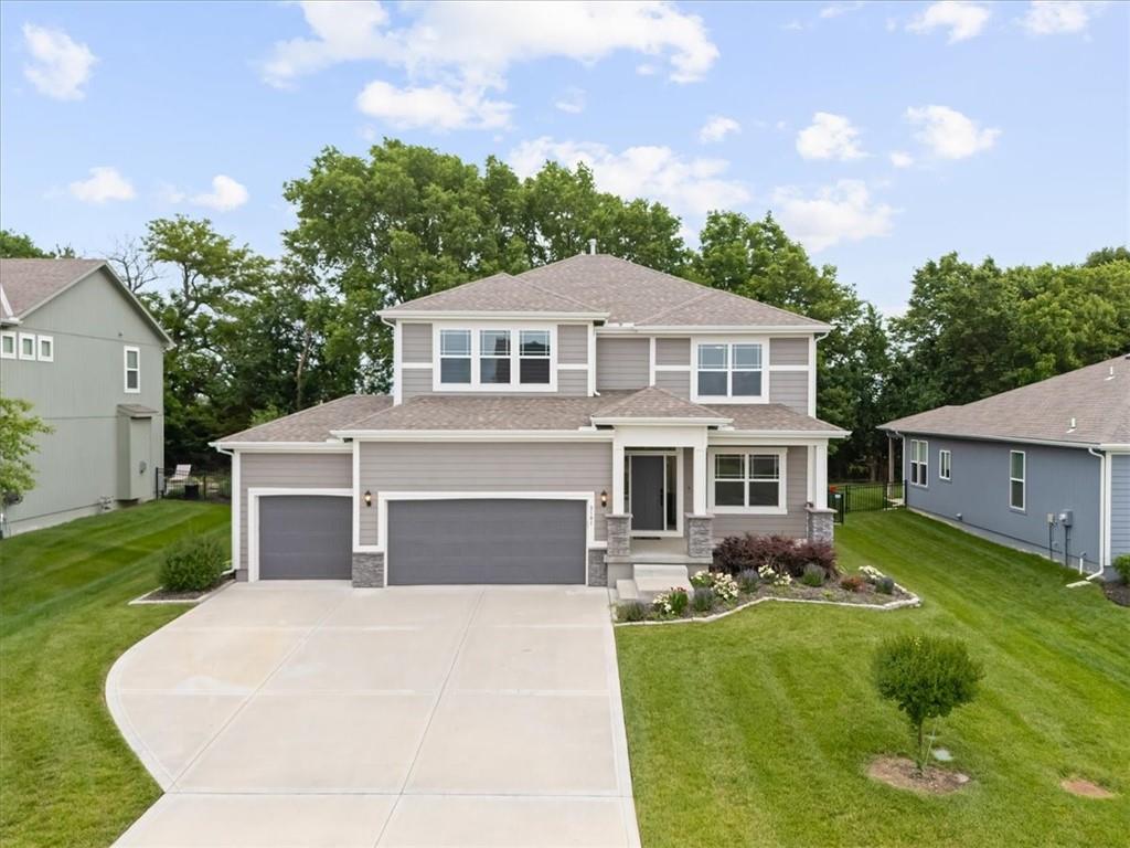 Photo 2 of 3101 SW Arbor Tree Drive