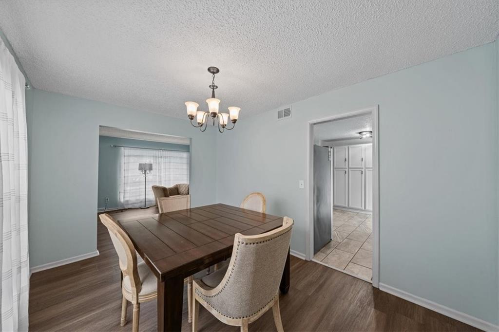 Photo 7 of 901 NW Springwood Drive
