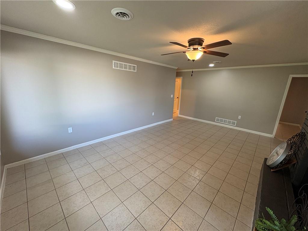 Photo 7 of 10023 S Munro Road