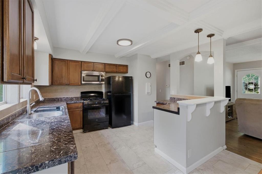 Photo 5 of 16608 E 31st Street