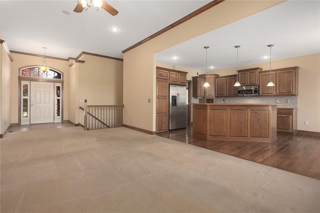 Photo 5 of 413 SE Stillwater Drive