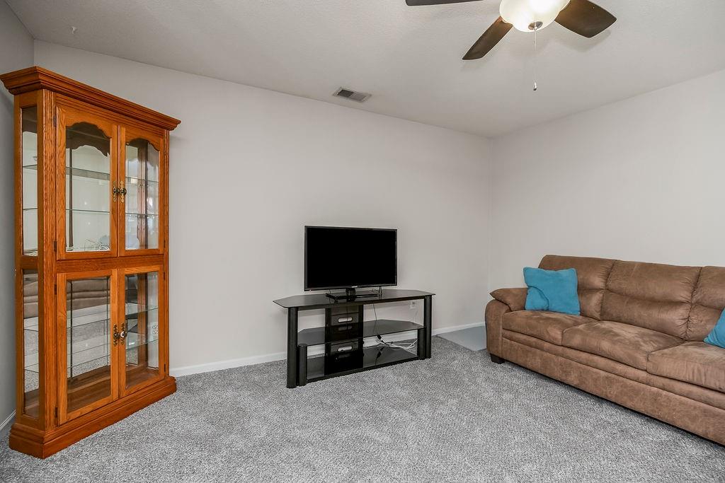 Photo 4 of 2305 NE 68th Street
