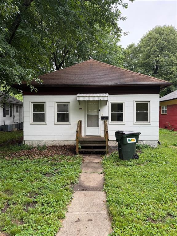 Photo 2 of 709 Rhodes Street