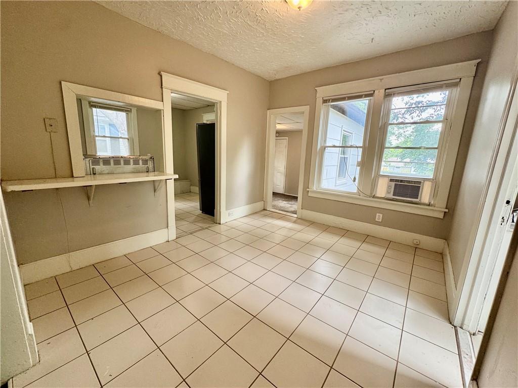 Photo 4 of 709 Rhodes Street