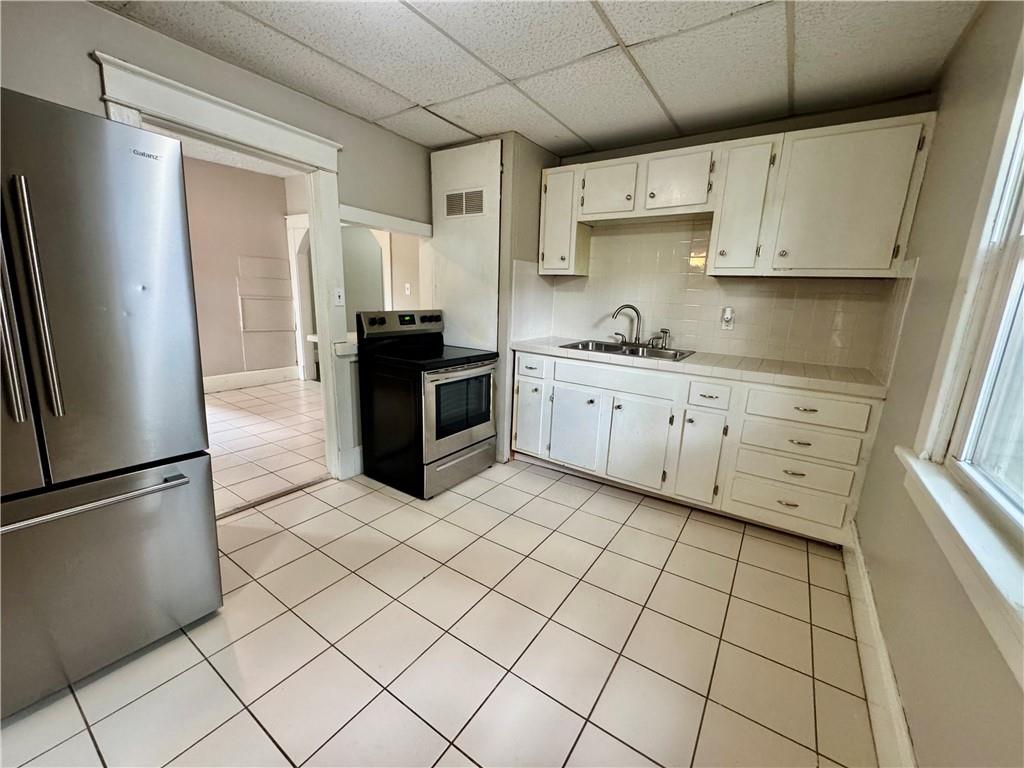 Photo 5 of 709 Rhodes Street