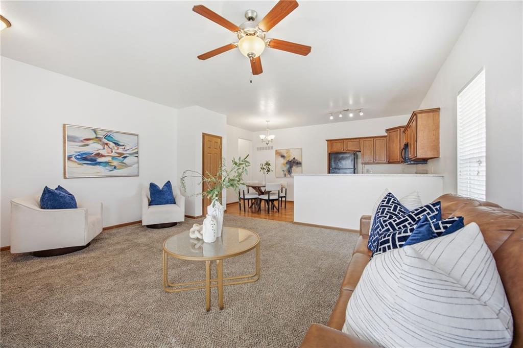 Photo 4 of 10351 Sloan Avenue