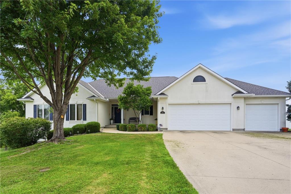 Photo of 1301 NE Horizon Drive