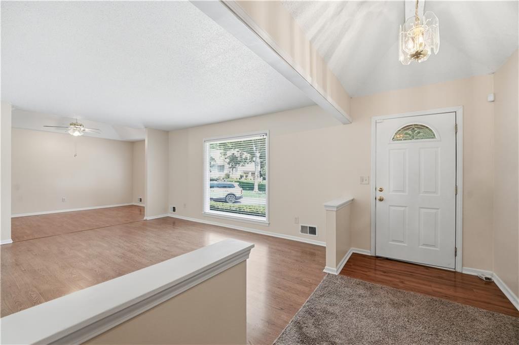 Photo 7 of 10230 Oakmont Circle