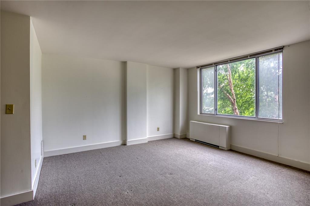 Photo 2 of 600 E 8th Street #3L