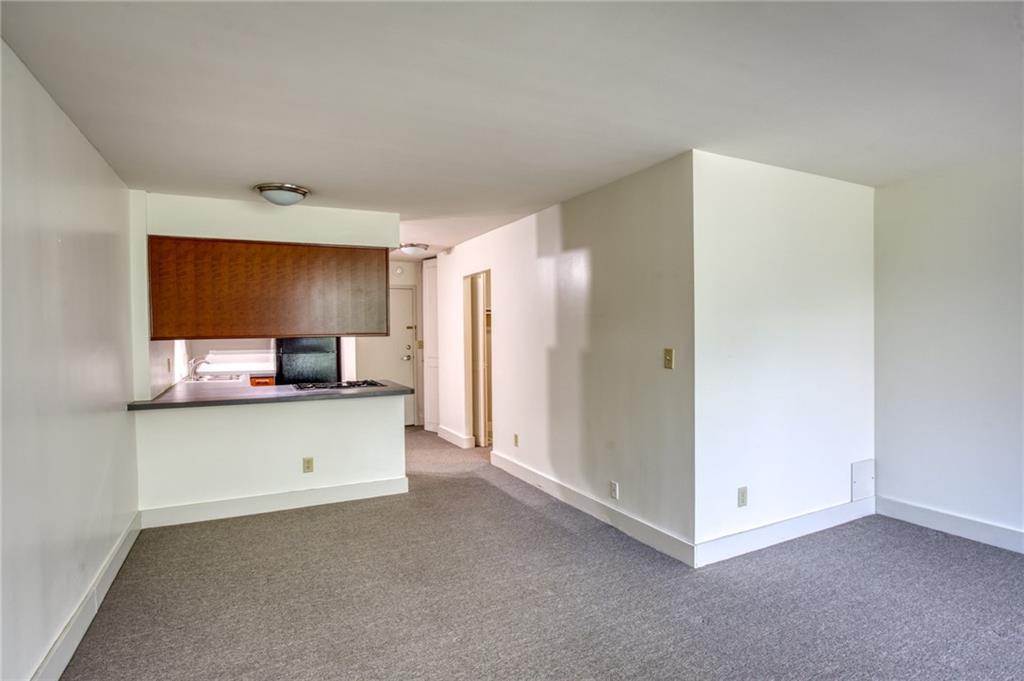 Photo 4 of 600 E 8th Street #3L