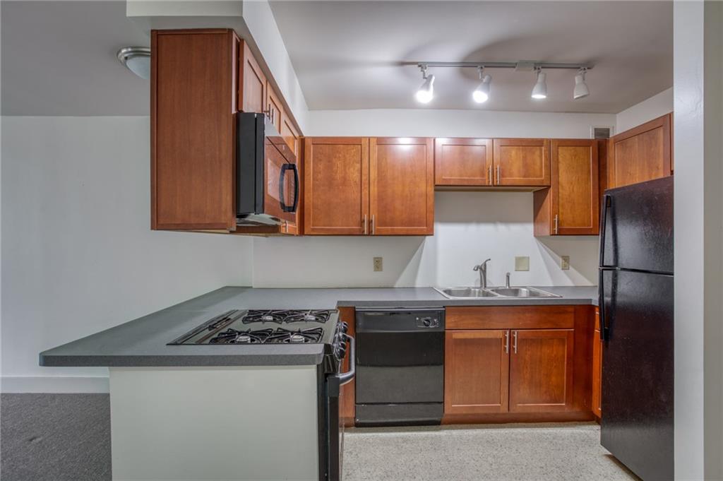 Photo 6 of 600 E 8th Street #3L