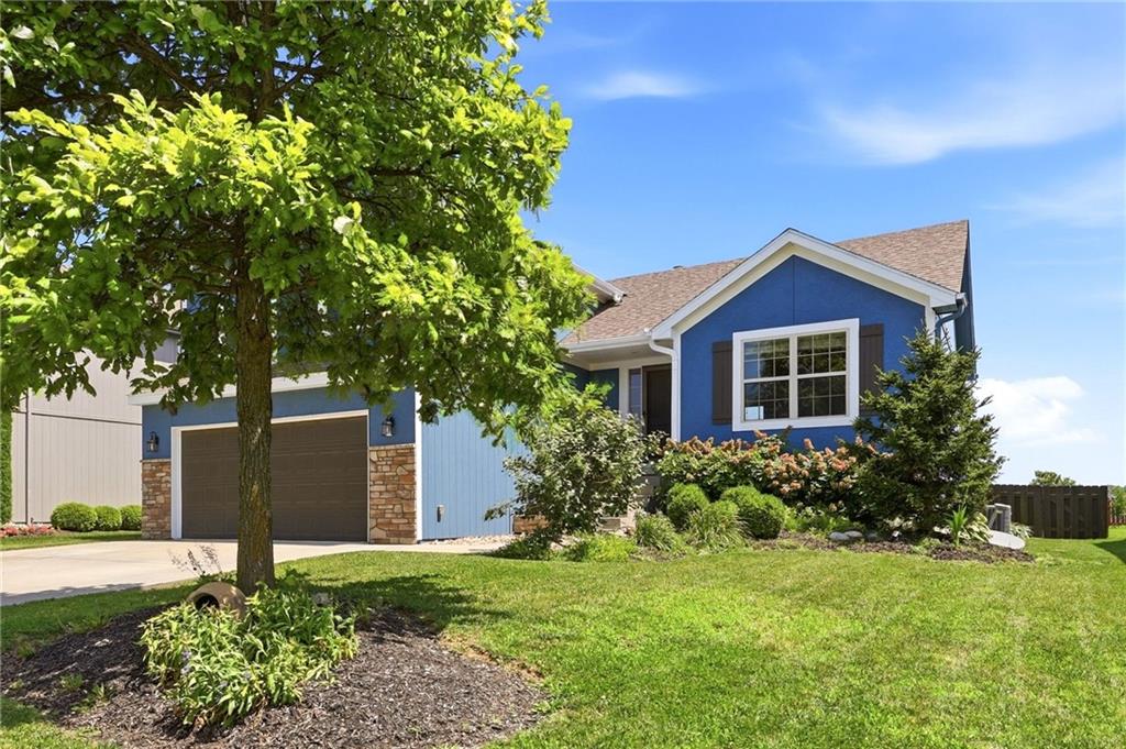 Photo 3 of 13787 Valleyview Way