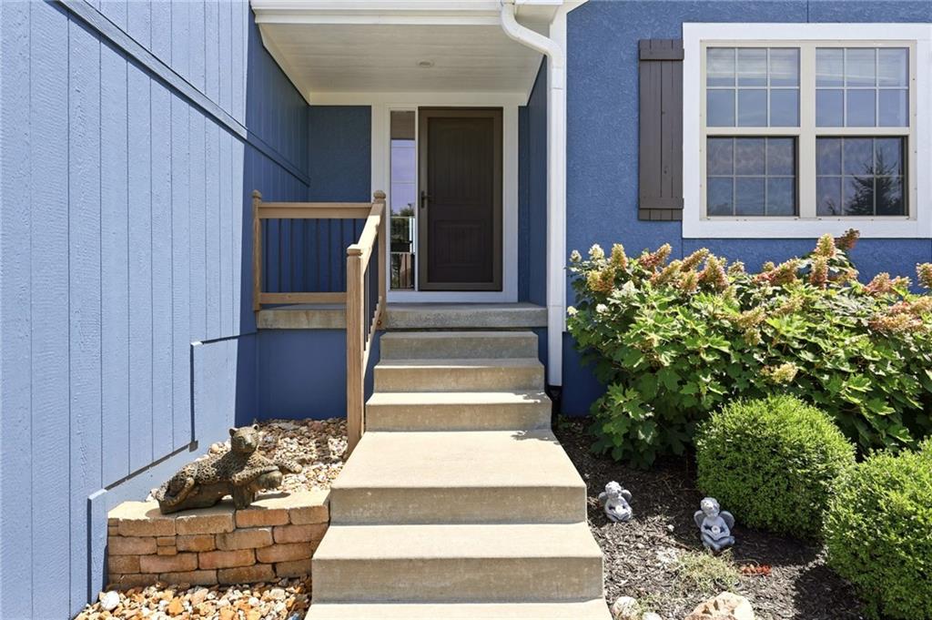 Photo 4 of 13787 Valleyview Way