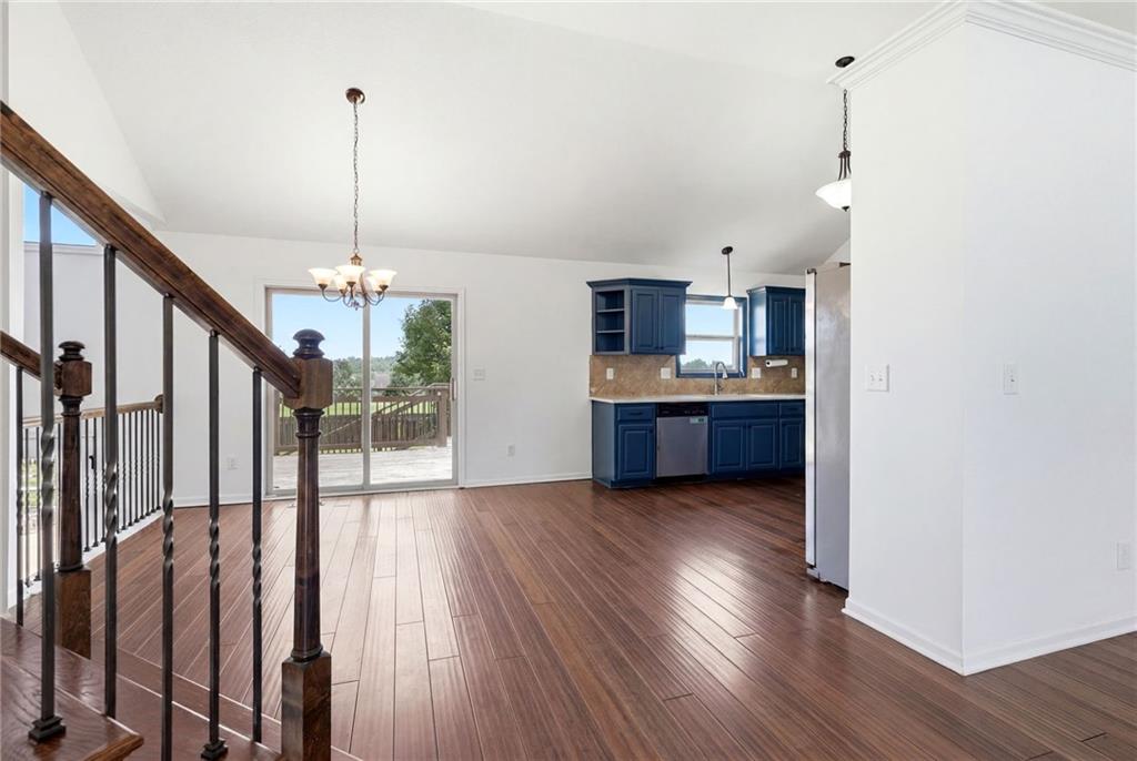 Photo 5 of 13787 Valleyview Way