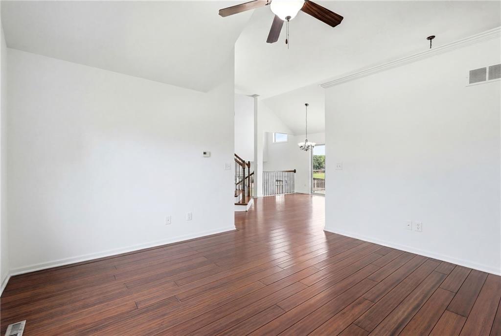 Photo 7 of 13787 Valleyview Way