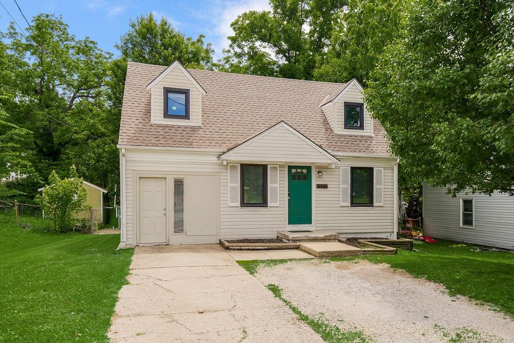 Photo of 4335 N Oak Trafficway