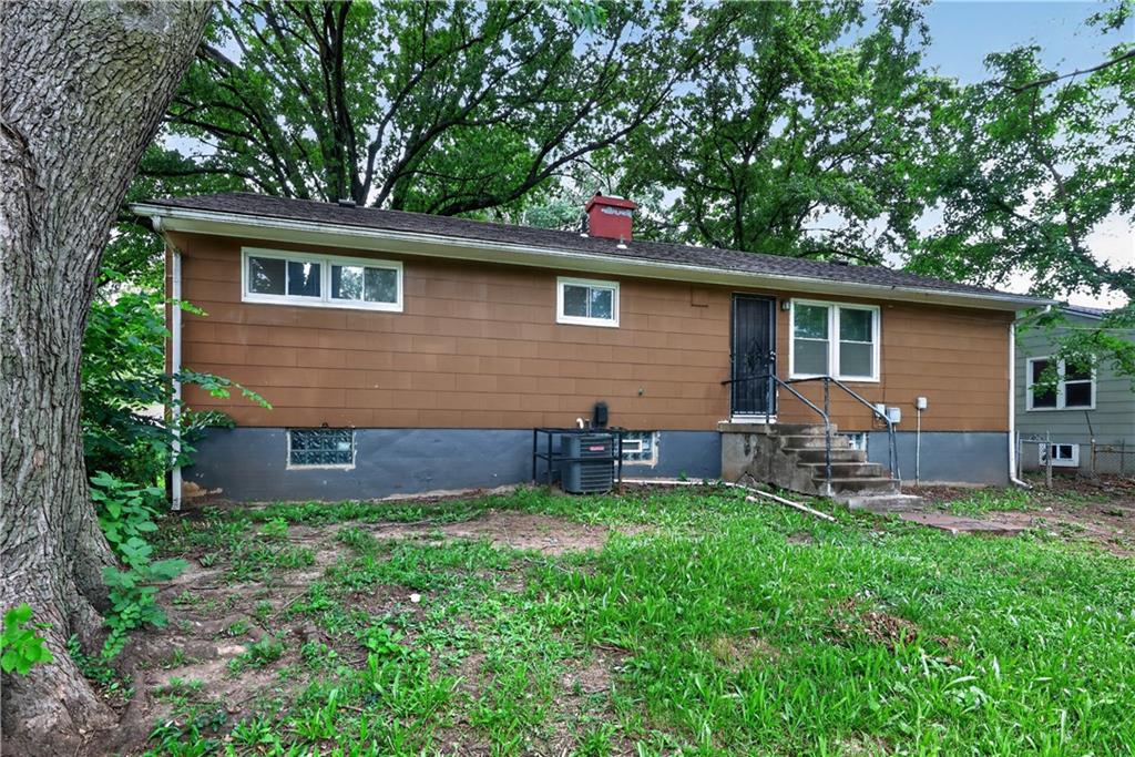 Photo 6 of 11417 SYCAMORE Terrace