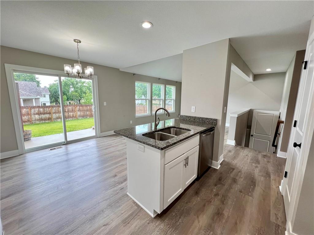 Photo 5 of 500 W Lawrence Avenue