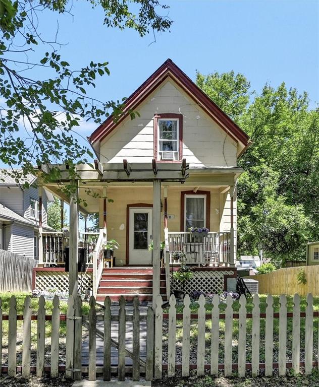 Photo of 718 N Broadway Street