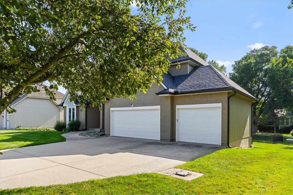 Photo 3 of 1308 SW Surrey Trace N/A