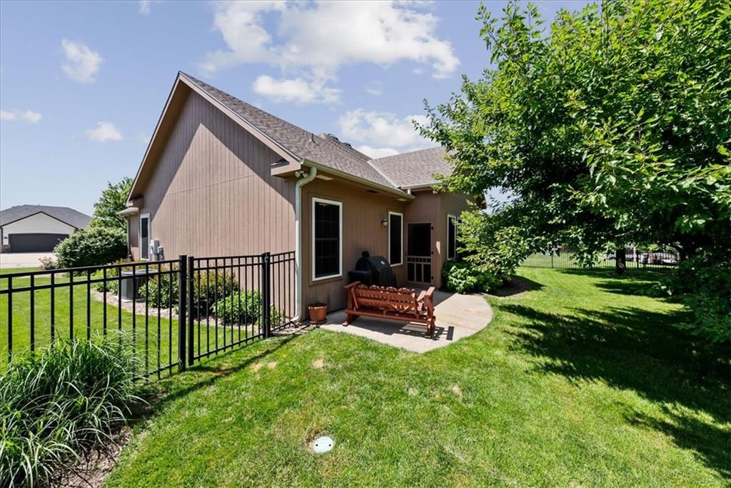 Photo 5 of 6989 141st Street
