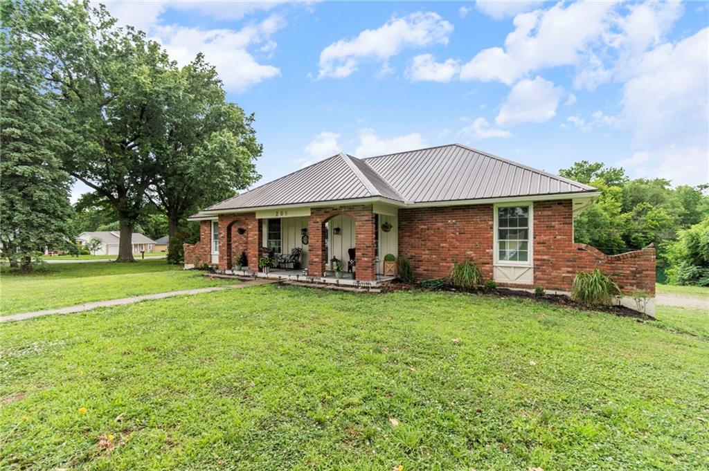 Photo 3 of 205 E Dauxville Drive