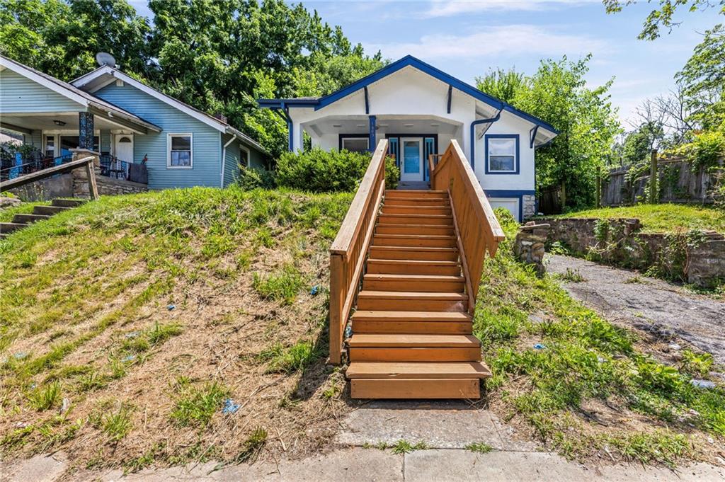 Photo 3 of 1805 E 67th Street