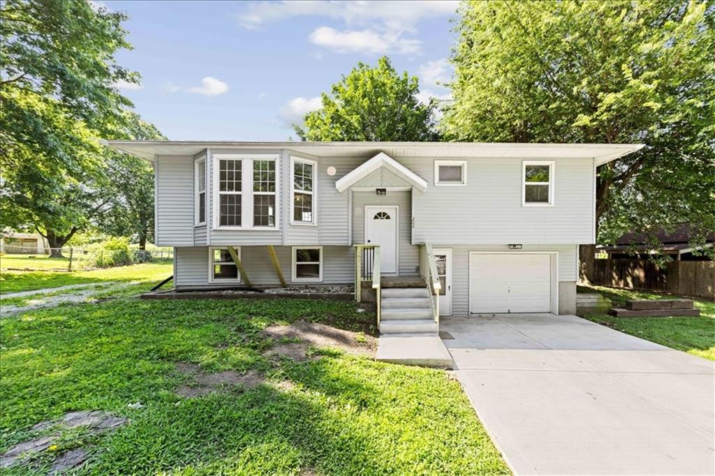 Photo of 206 E 12th Street