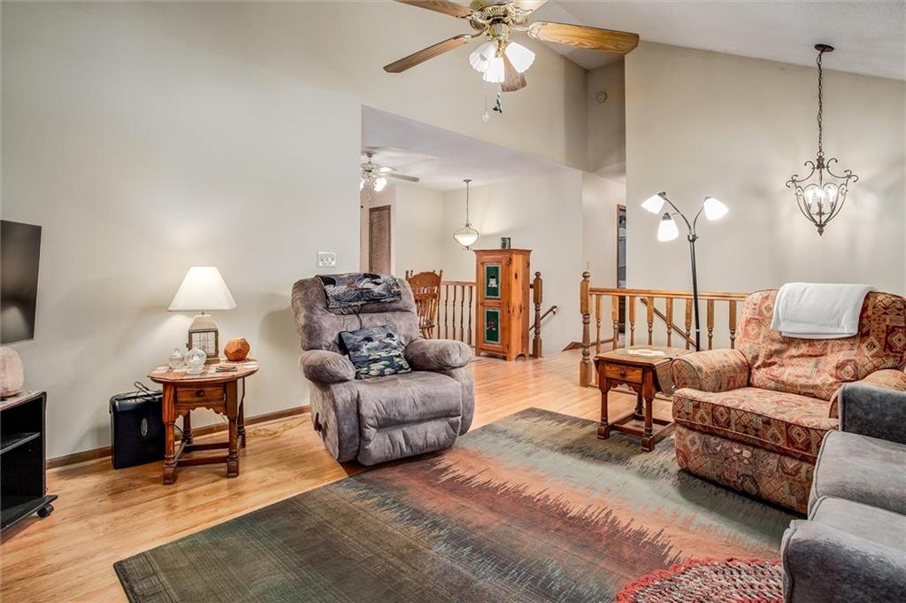 Photo 3 of 305 Pinetree Drive