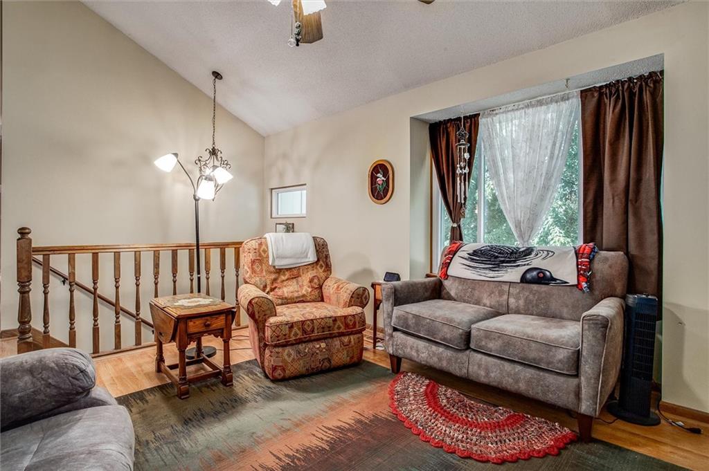 Photo 4 of 305 Pinetree Drive