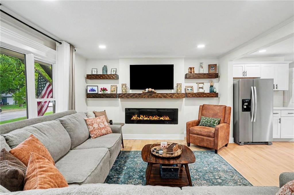 Photo 2 of 7515 Juniper Drive
