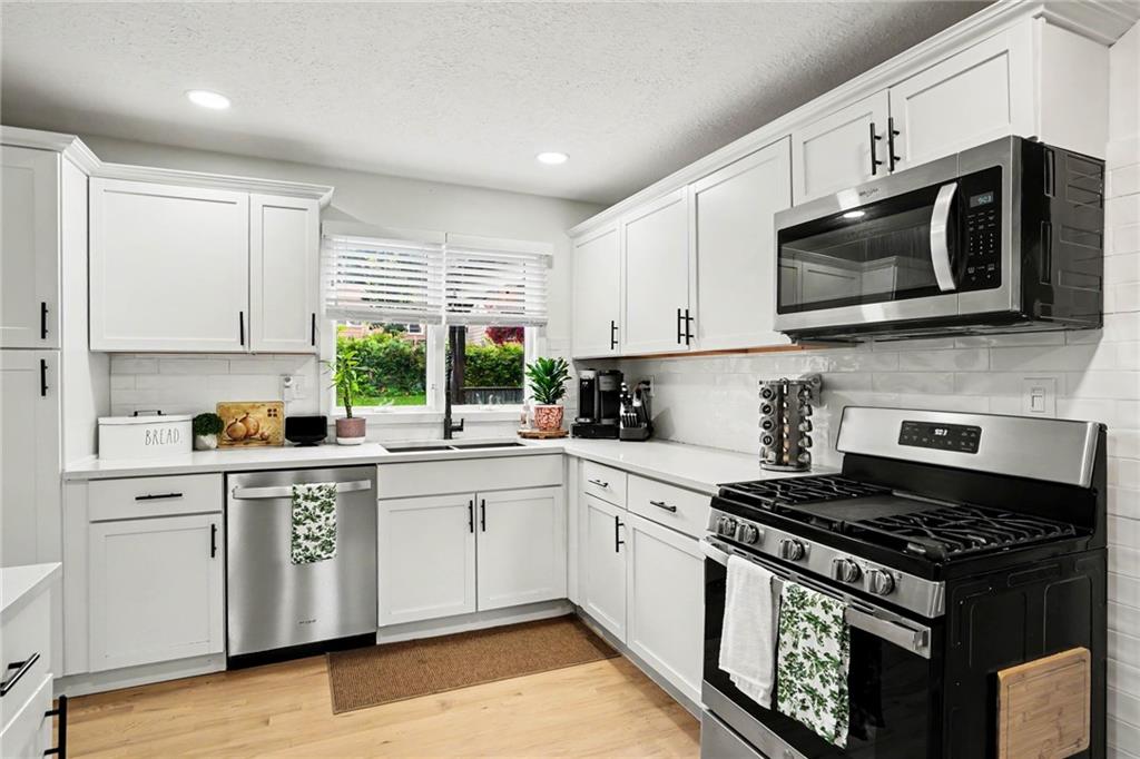 Photo 3 of 7515 Juniper Drive