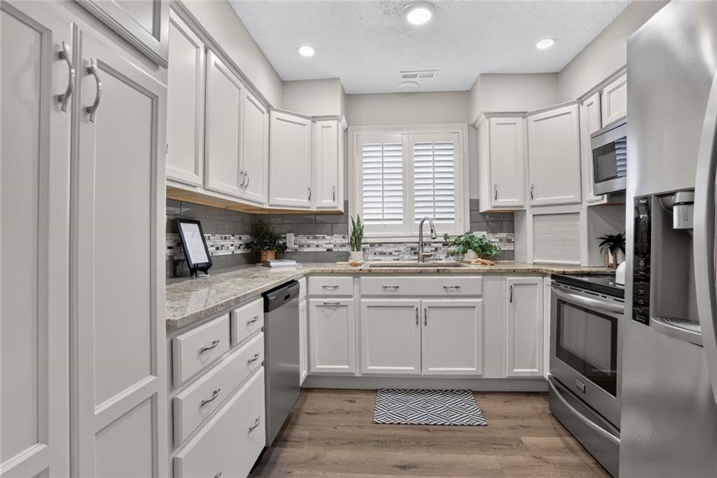 Photo 6 of 228 Deerfield Lane