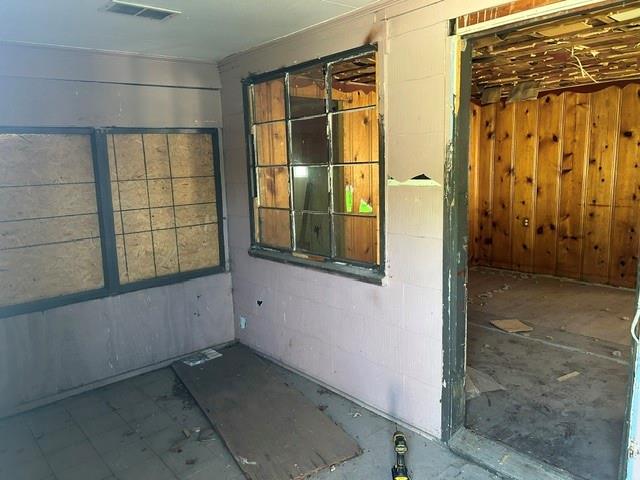 Photo 4 of 3705 Freeman Avenue