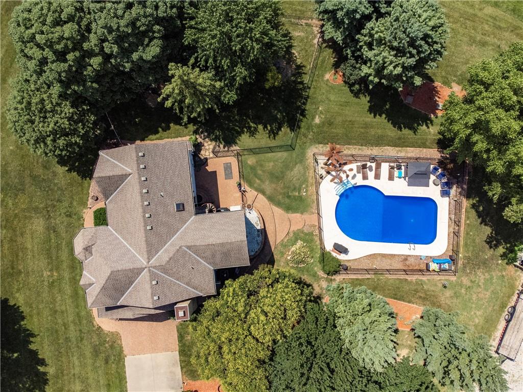 Photo 2 of 1090 NE Blackwell Road