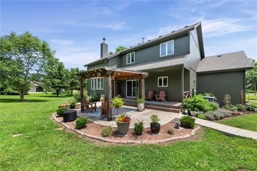 Photo 5 of 1812 N 150th Street
