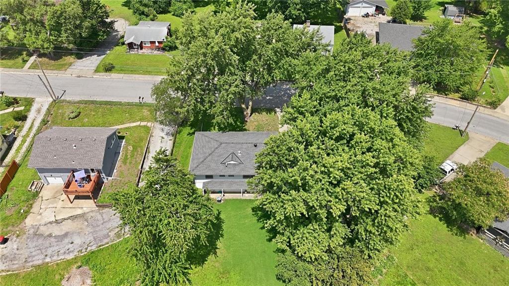 Photo 2 of 483 NE Meadowbrook Road