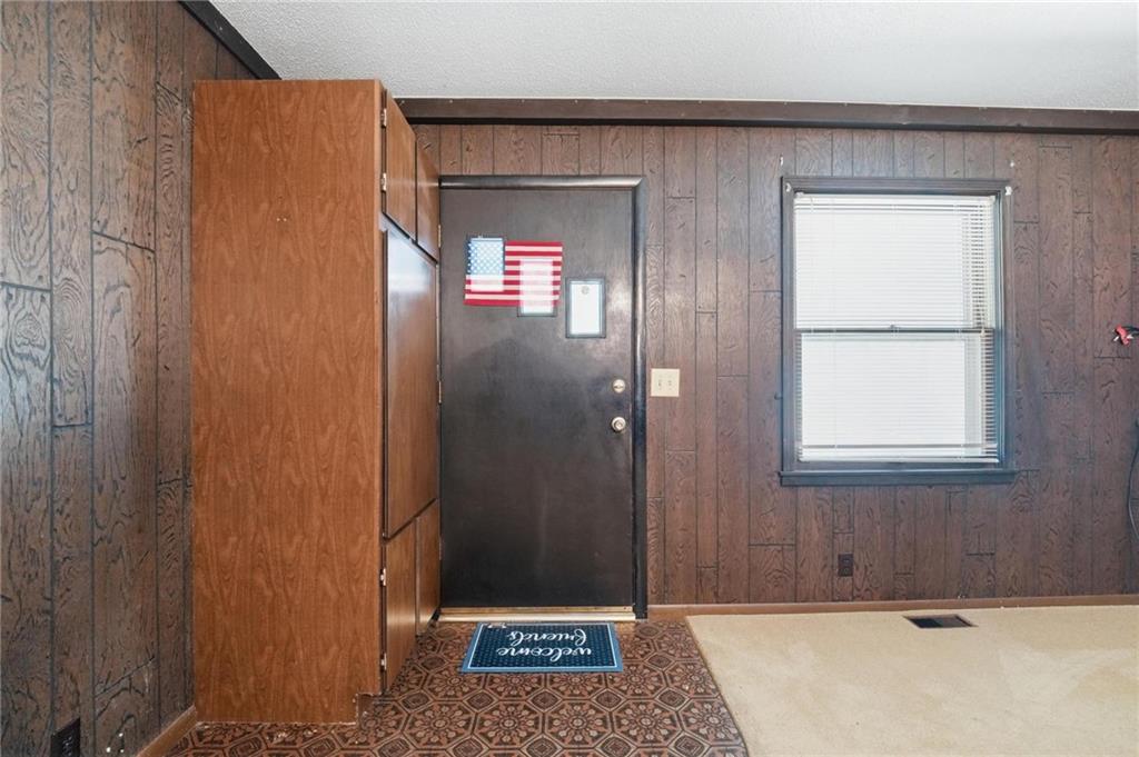 Photo 4 of 483 NE Meadowbrook Road