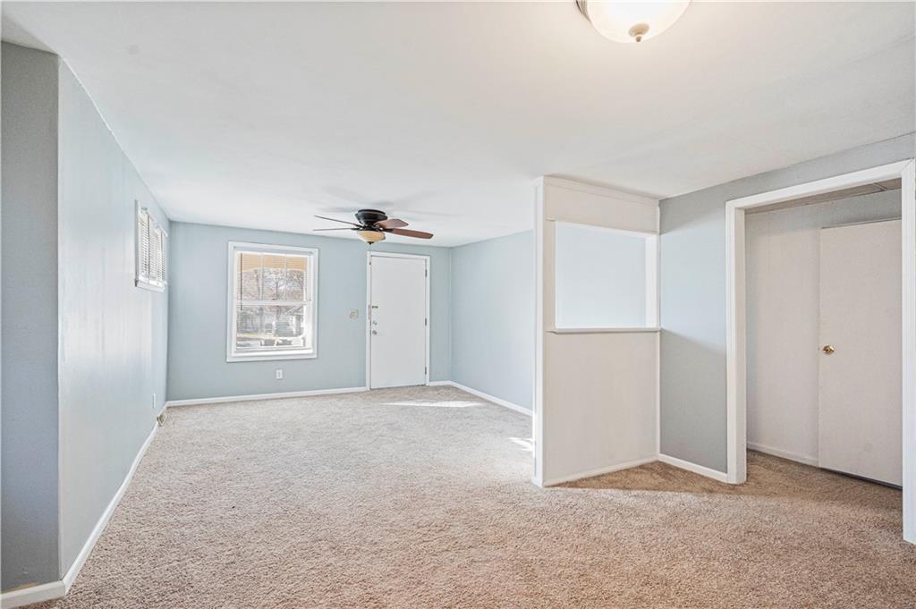 Photo 4 of 813 N Crysler Avenue