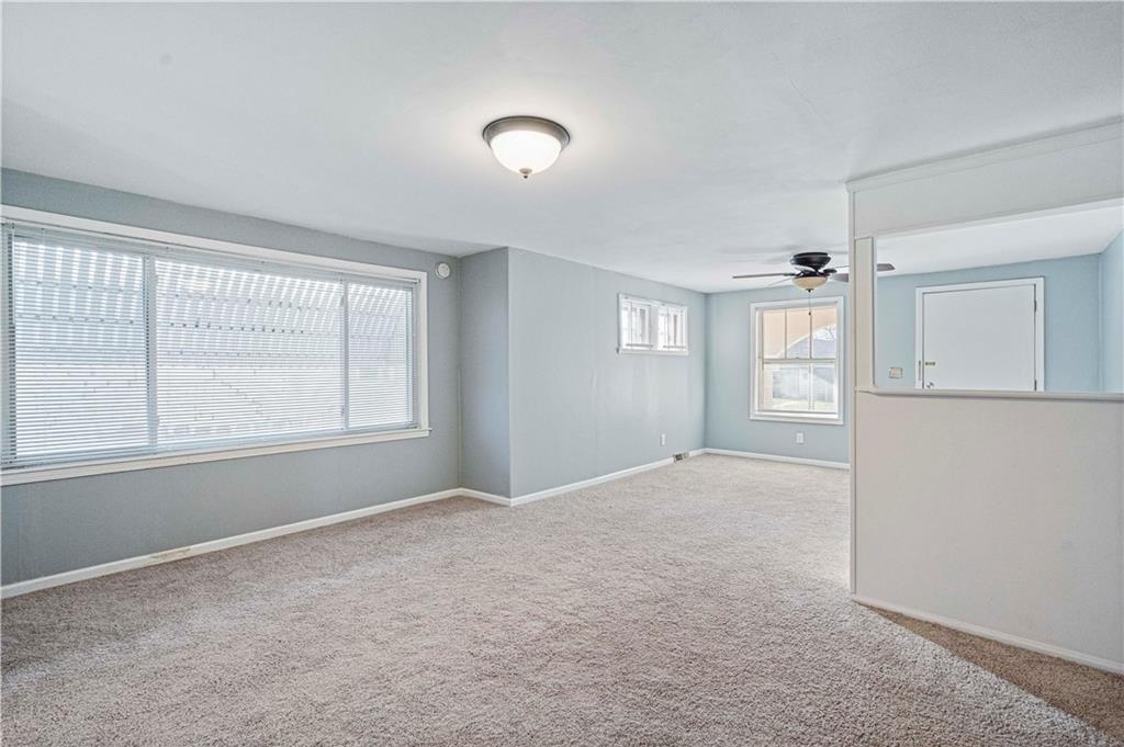 Photo 6 of 813 N Crysler Avenue