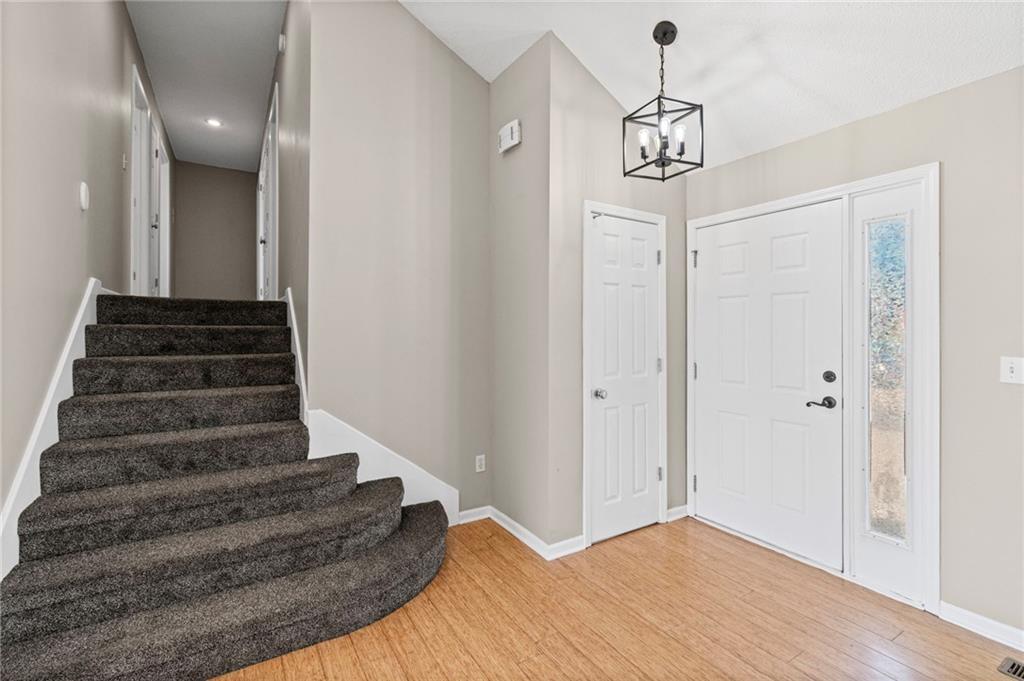 Photo 4 of 8505 N ARCOLA Avenue