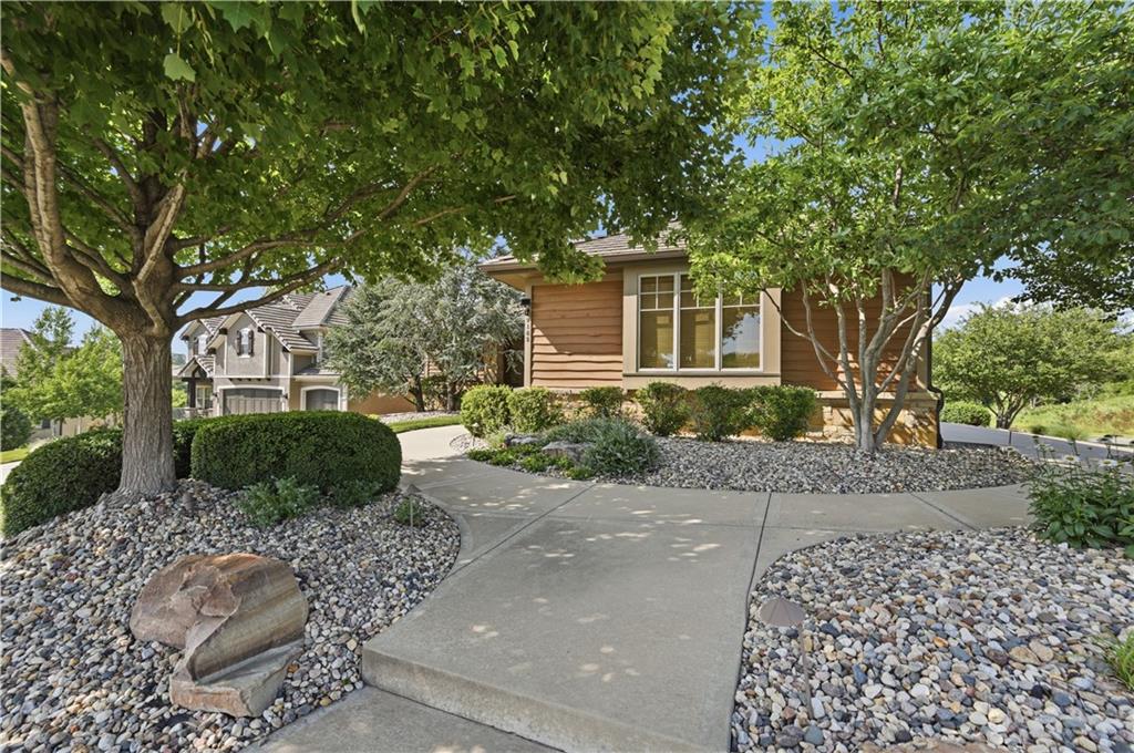 Photo 3 of 9162 COTTONWOOD CANYON Drive