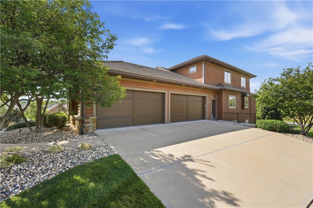 Photo 4 of 9162 COTTONWOOD CANYON Drive