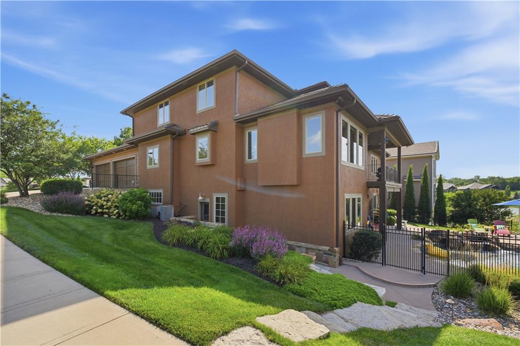 Photo 5 of 9162 COTTONWOOD CANYON Drive