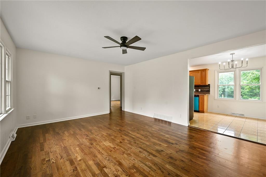 Photo 4 of 3032 Iowa Street