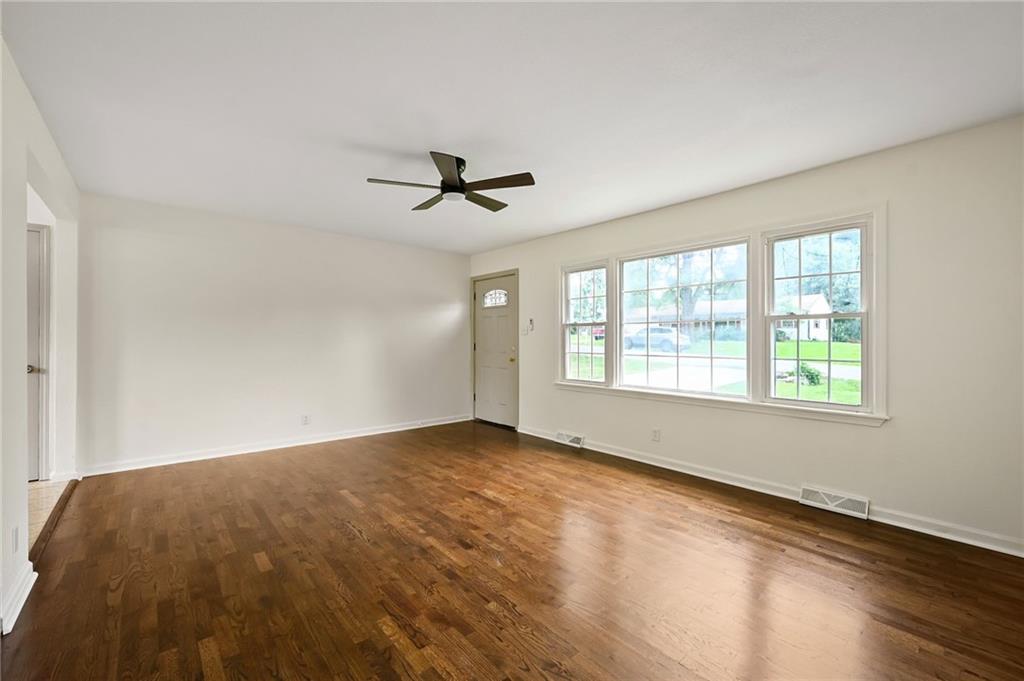 Photo 6 of 3032 Iowa Street