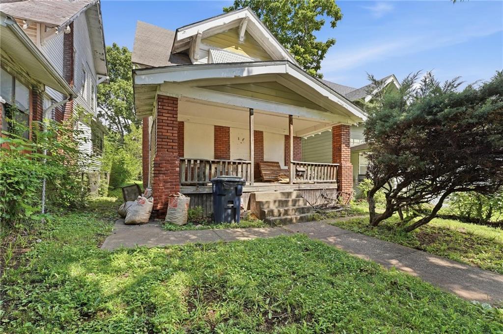 Photo 2 of 3741 Agnes Avenue