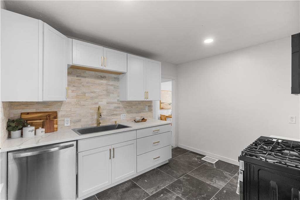 Photo 4 of 3905 N Spruce Avenue